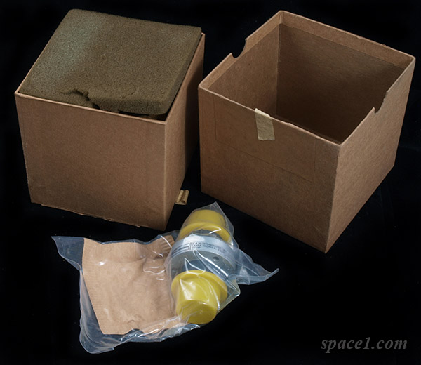 shuttle_ME414-0619-0002_receptacle_with_box_600