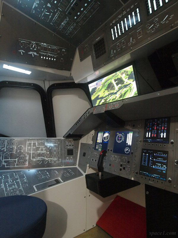 NMUSAF_Space_Shuttle_Simulator_left600f